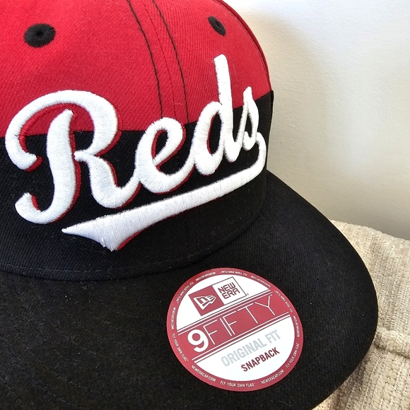 NEW Era 9Fifty Cincinnati Reds Snapback Hat Genuine MLB Merchandise - Picture 12 of 14